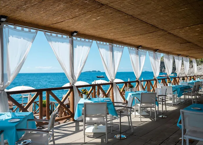 5 star hotels Le Agavi